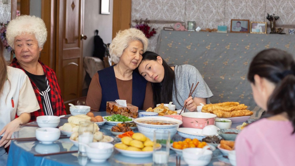 ‘The Farewell’ Review: The Burden of Preserving One’s Happiness at the Expense of that of Another Family&nbsp;Member