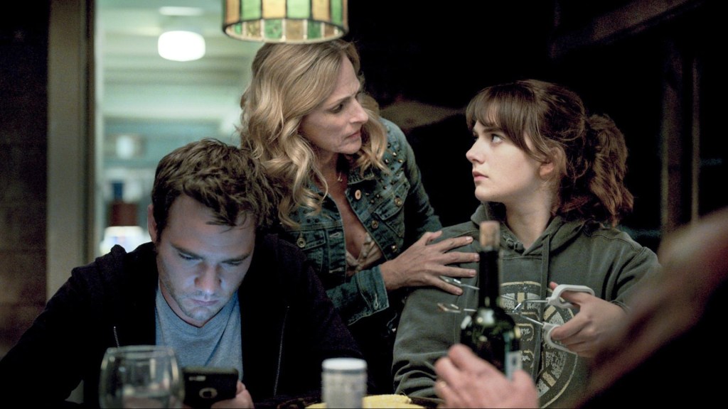 ‘CODA’ Review: A Conceited Crowdpleaser Suppressing Its Deaf&nbsp;Voices